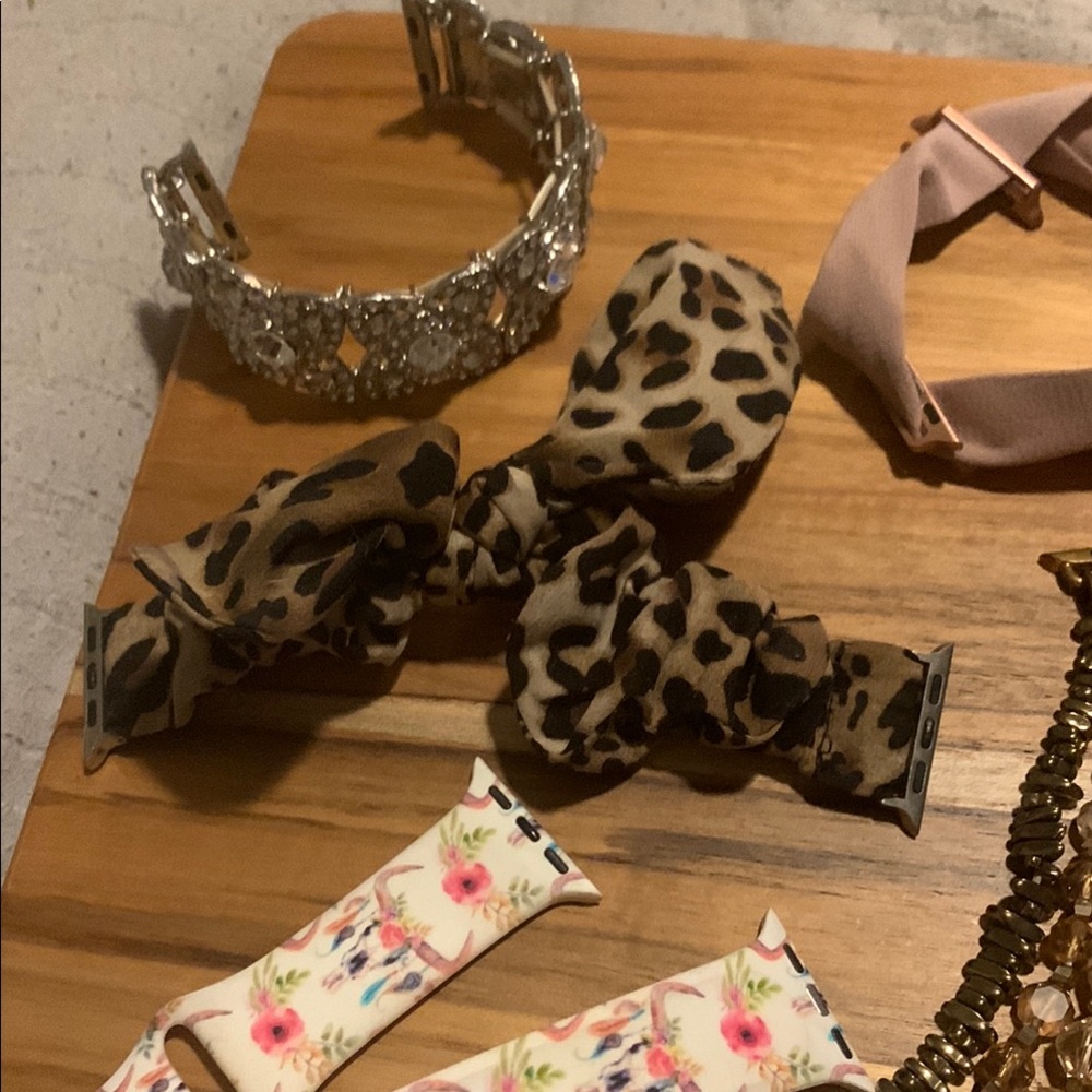 Apple Watch band bundle - Picture 2 of 3